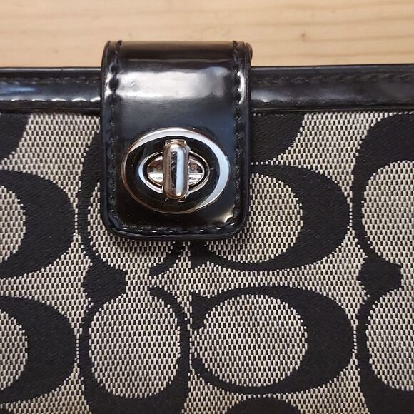 Coach Black and Cream Wallet - Picture 4 of 10
